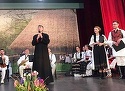 Pomohaci e terminat! S-a anulat concertul pe care trebuia sa il sustinna. Din 4.000 de bilete, s-au vandut doar 20. Preotul a ajuns la fundul sacului