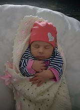 Mesajul sfâşietor al unui tată al cărei fetiţă a murit în somn, la 46 de zile de la naştere: ”Dragi prieteni...”