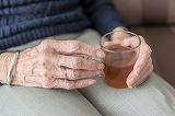 Dictionarul de vise: ce inseamna cand visezi ca ai imbatranit?