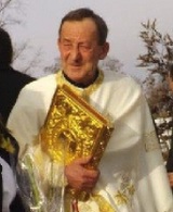 Un preot din Cluj a fost gasit mort in fantana. Barbatul slujea de 25 de ani la biserica din sat