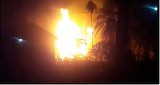 Un incendiu violent la un put ilegal a ucis 10 oameni si a ranit peste 40. Pompierii nu pot sa stapaneasca focul