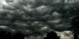 Vemea se schimba radical! Avertisment meteo de la ANM: furtuni de vara, cu descarcari electrice si grindina