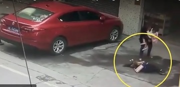 Putea sa ramana paralizata dupa ce i-a cazut un caine in cap! Cum a fost posibil asa ceva!