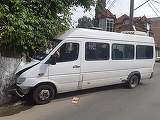 Accident in Capitala soldat cu sapte victime! Un microbuz s-a izbit puternic de un copac