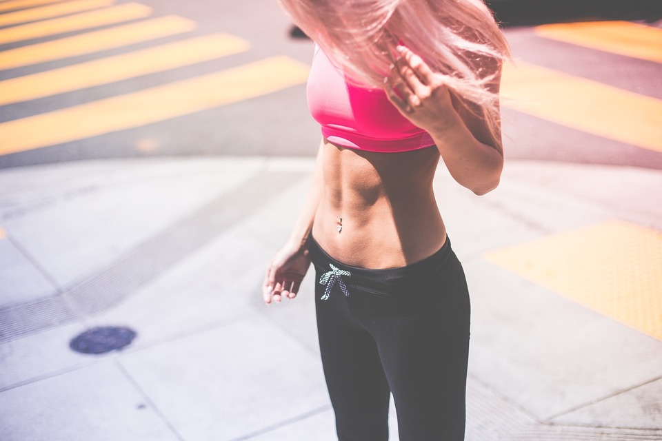 5 exercitii pentru abdomen. Te scapa de colacei!