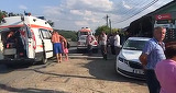 O masina a intrat in terasa unui bar din Iasi! Patru persoane au fost ranite
