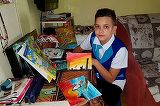 Un baietel de 10 ani isi vinde picturile ca sa isi cumpere hainute si incaltari! E crescut de bunica de cand avea 8 luni! Sa ii dam o mana de ajutor