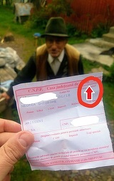 Situaţie tristă pentru bătrânii din România. Ce scrie pe talonul de pensie al unui pensionar amărât de la ţară?