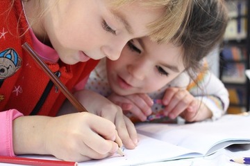 Vacanţă în plus pentru elevi! Cum arată calendarul anului şcolar 2018-2019