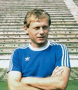 Ilie Balaci va fi înmormântat la doi paşi de tatăl său! Fostul fotbalist semăna perfect cu părintele său, care s-a stins acum 10 ani!