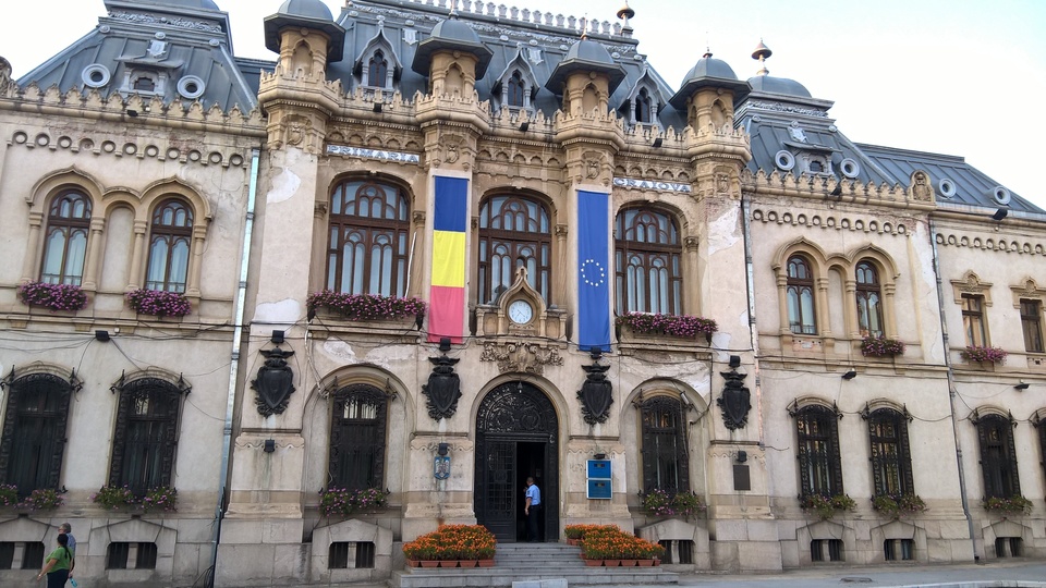 Încă o tragedie la Craiova. O femeie de 46 de ani, moartă după ce a căzut de la 12 metri înălţime