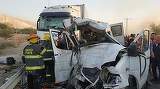 Accident teribil! Şase persoane au murit în Israel! Momentul impactului dintre camionul morţii şi un microbuz a fost filmat
