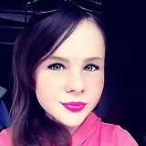 „Te iubesc, îmi pare rău!” Mesajul sfâşietor al unei fetiţe de 11 ani pentru mama ei, scris înainte de a se sinucide
