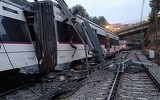 Stare de urgenţă! Un tren cu 150 de pasageri a deraiat! O persoană a murit, iar mai multe au fost rănite