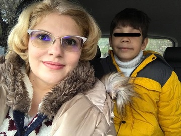 Mama băieţelului omorât de câini e disperată! Crede că şi al doilea fiu al ei este în pericol! Puştiul va fi coleg la şcoală cu băiatul care şi-a ucis bunica EXCLUSIV