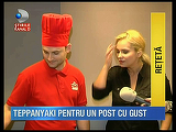 VIDEO Paula Chirila a vrut sa gateasca mancare japoneza, dar a fost la un pas sa provoace un incendiu! Uite cum era sa dea foc bucatariei!