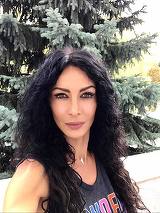 Reactie fabuloasa din America a Mihaelei Radulescu despre protestele din Piata Victoriei: „E fantastic de frumos cand romanii lupta umar la umar!”