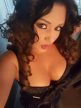 N-a slăbit aşa cum se lăuda, dar se mândreşte cu bustul generos! Bianca Rus, surprinsă în ipostaze mult prea sexy!