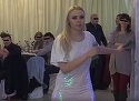 Imagini dramatice de la ultimul spectacol sustinut de Denisa! Cantareata abia aflase ca este bolnava si ca ar putea sa moara