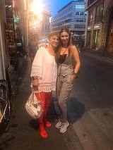 Ionela Prodan a slabit 30 de kilograme in timp record! Cum s-a fotografiat alaturi de Anamaria Prodan, fiica sa, in vacanta