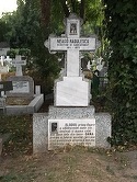 El este scriitorul celebru care a iubit-o la nebunie pe Elodia! Pe piatra funerara a lui Neagu Radulescu e scris un mesaj pentru femeia pe care a divinizat-o. FOTO EXCLUSIV!
