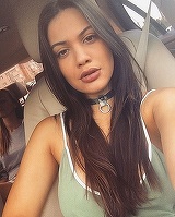 Fiica lui Florin Salam s-a pozat fara sutien! Barbatii au dat imediat "LIKE"