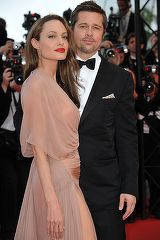 Surpriză de proporţii! Angelina Jolie iubeşte din nou, dar fericitul nu e Brad Pitt! Cine e bărbatul care a cucerit-o