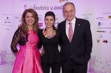 Ana Geoana si-a sarutat noul iubit de fata cu toti colegii! Fiica fostului ministru de Externe a facut senzatie intr-o superba rochie rosie!