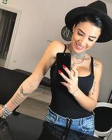 Adelina Pestritu a fost intrebata daca si-ar mai tatua numele iubitului, cum a mai facut in trecut! Raspunsul ei e foarte tare!