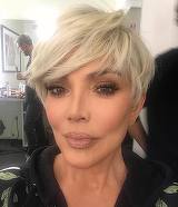 Mama surorilor Kardashian si Jenner, la cutit! E incredibil ce operatie a putut sa isi faca faimoasa Kris Jenner: "Erau mult prea mari"