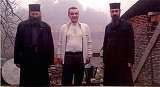 Suma fabuloasa pe care a bagat-o Gigi Becali in conturile calugarilor romani de la Muntele Athos! Parintele Pimen Lacuschitiotul spune ca patronul Stelei a donat peste 5 milioane de euro si ca functionarii greci din banca s-au speriat cand au vazut cati b