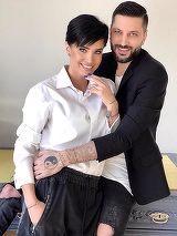 Cum a fost surprins iubitul Adelinei Pestritu in apartamentul vedetei? Sunt singurele imagini in care apare asa