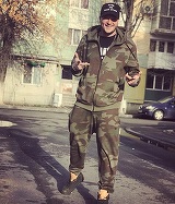 A devenit tata si e in culmea fericirii! Nimeni nu a stiut pana acum ca iubita lui asteapta un copil. Prima imagine cu baietelul lor
