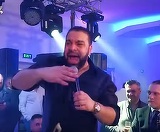 Cum isi face intrarea Florin Salam, mai nou, la petreceri? Imaginile care i-au lasat muti si pe cei mai mari fani ai manelistului