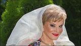 N-ai sa crezi ce s-a intamplat cu o parte dintre coroanele regretatei Ionela Prodan. Au ajuns pe mormantul primei sotii a tatalui Anamariei Prodan. VIDEO EXCLUSIV!