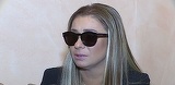 Un batran amarat s-a apropiat de Anamaria Prodan la inmormantare si a cerut ceva de pomana. Ana a scos portofelul si i-a dat niste bani! Batranelul, uluit de suma primita