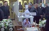 Oamenii prezenti si-au facut CRUCE! Ce a aparut pe cer cand a inceput slujba de inmormantare a Ionelei Prodan. Rar ti-e dat sa vezi asa ceva. Ce a spus Ana Maria: „A plecat…”