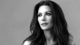 Facebook produce un film serial, iar Catherine Zeta Jones va juca in superproductia "Queen America"