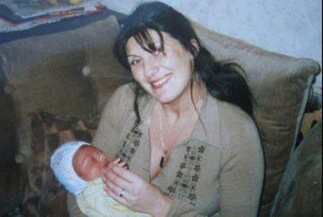 Soc pentru vecinii Elodiei Ghinescu! Cum a ajuns prezenta Elodia, in blocul in care a locuit, la 11 ani de la disparitie