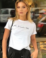 Ana Baniciu si-a pus fanii cu botul pe labe! Ce a facut blondina la piscina