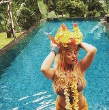 Imagini cu Delia in costum de baie! Artista arata senzational, desi e cunoscuta pentru cat e de gurmanda
