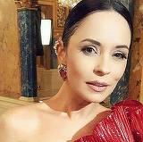 Andreea Marin in lacrimi. "Vreau sa-mi vad fiica mireasa. Am sase operatii"