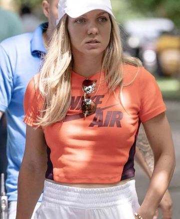 Simona Halep si-a facut de cap la piscina! Imagini NECENZURATE cu liderul tenisului mondial