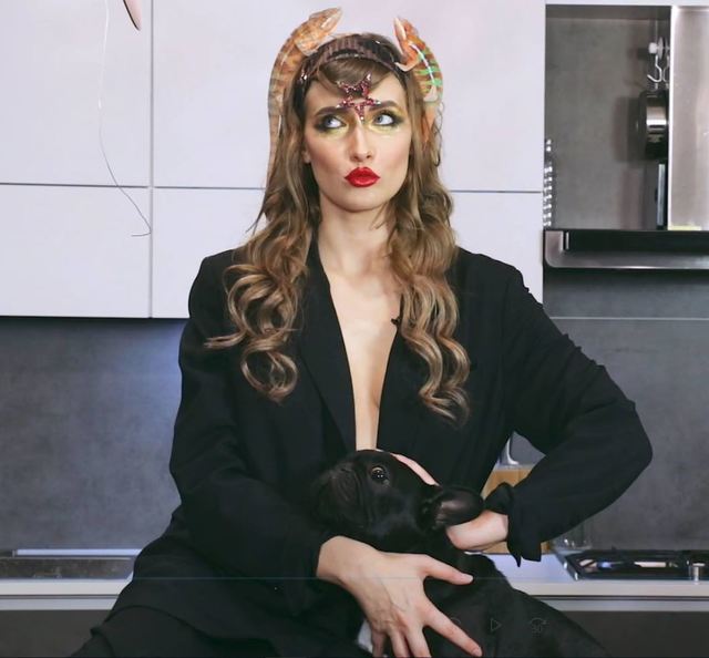 Genial! Uite cum a comentat Iulia Albu selfie-urile in lift ale lui Mihai Bendeac. "Cvasipitipontistica" Vezi ce a spus si despre Dorian Popa, Victor Slav si Alex Velea FOTO