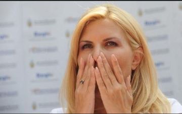 Reactia HALUCINANTA a lui Sorin Ovidiu Vantu la adresa celor care o ataca pe Elena Udrea. "Violati-o, scoateti-i matele si aruncati-le la caini, taiati-i sanii" Continuarea e... neasteptata!