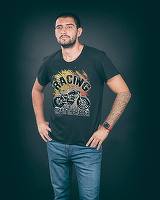 Cătălin Cazacu s-a lansat în modă! Cât costă un tricou cu ”vulturii” EXCLUSIV