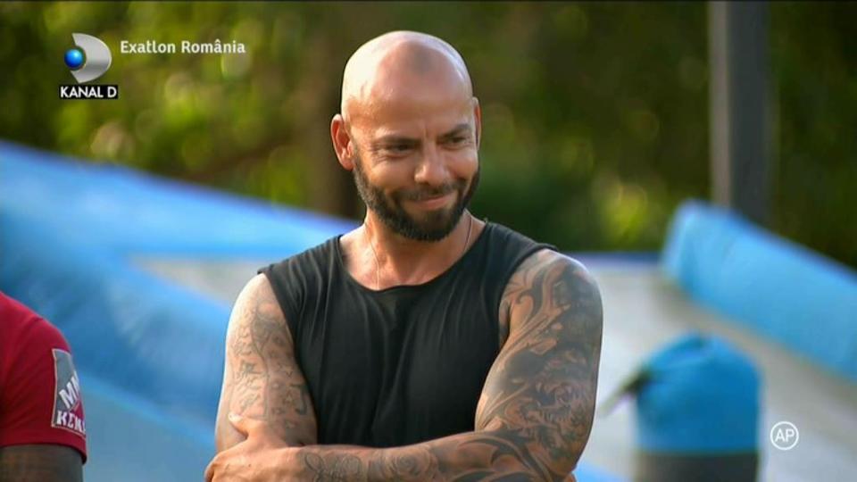 Exatlon 8 noiembrie. Ea este noua concurentă de la Faimoşi! A fost primită cu apaluze de noii coechipieri