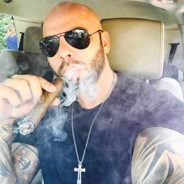 Fosta soţia a lui Giani Kiriţă e mai sexy ca niciodată! Uite-o pe Dana la o petrecere unde a făcut senzaţie cu fusta ei scurtă!