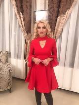 Nicoleta Guţă şi-a îmbodobit bradul de Crăciun! Manelista a filmat în vila ei un videoclip pentru Sărbători! VIDEO