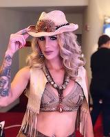Bianca şi-a găsit un nou iubit! Imagini EXCLUSIVE cu ispita care a băgat bărbaţii în boală